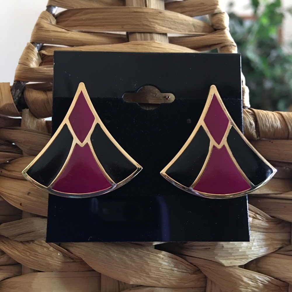 Vintage gold tone enamel pierced earrings